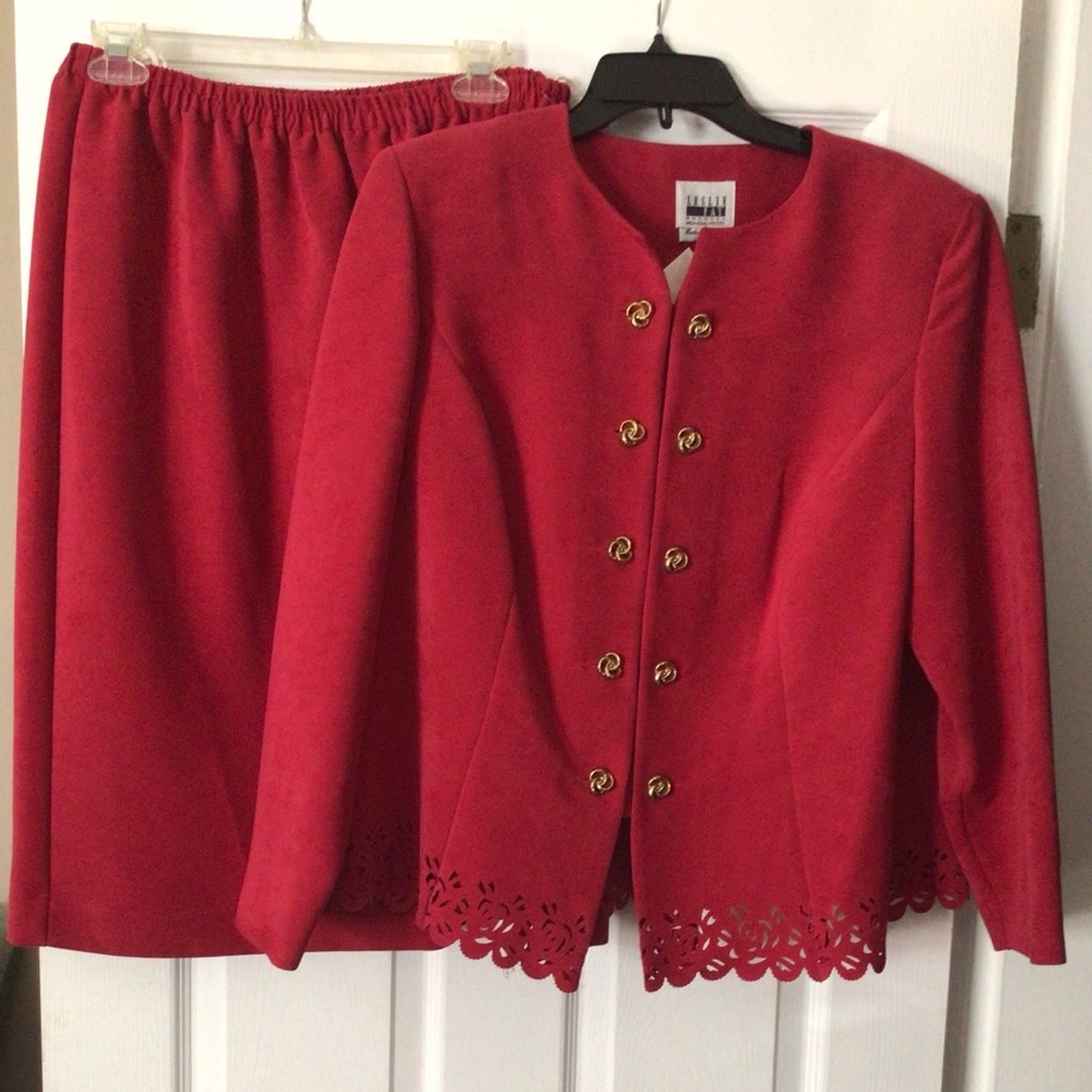 Women’s petite skirt set